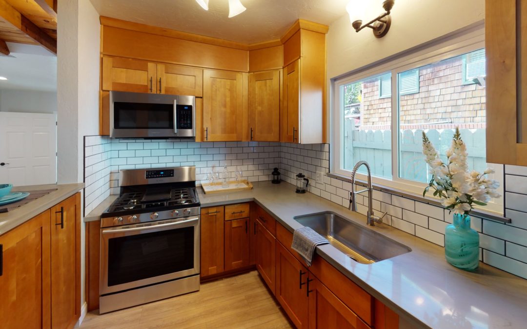 29392 Lake View Dr, Cedar Glen, CA